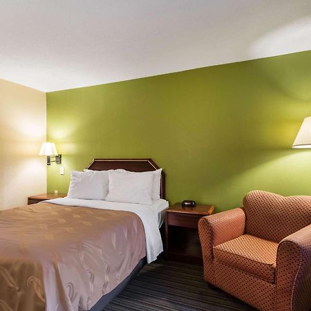 Quality Inn Александрия Екстериор снимка