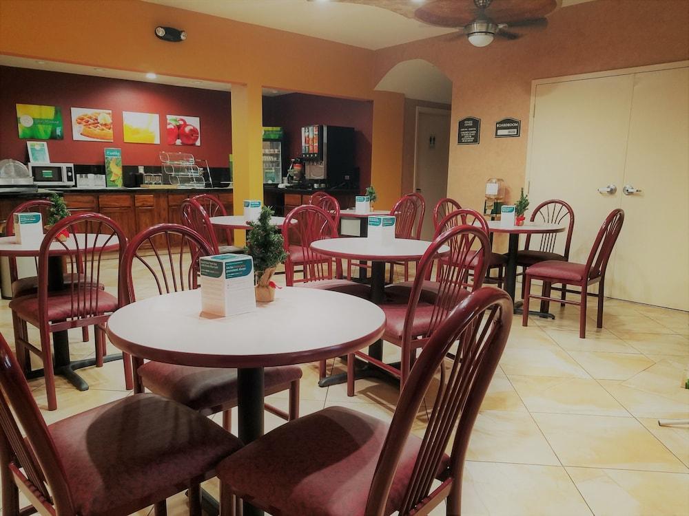 Quality Inn Александрия Екстериор снимка