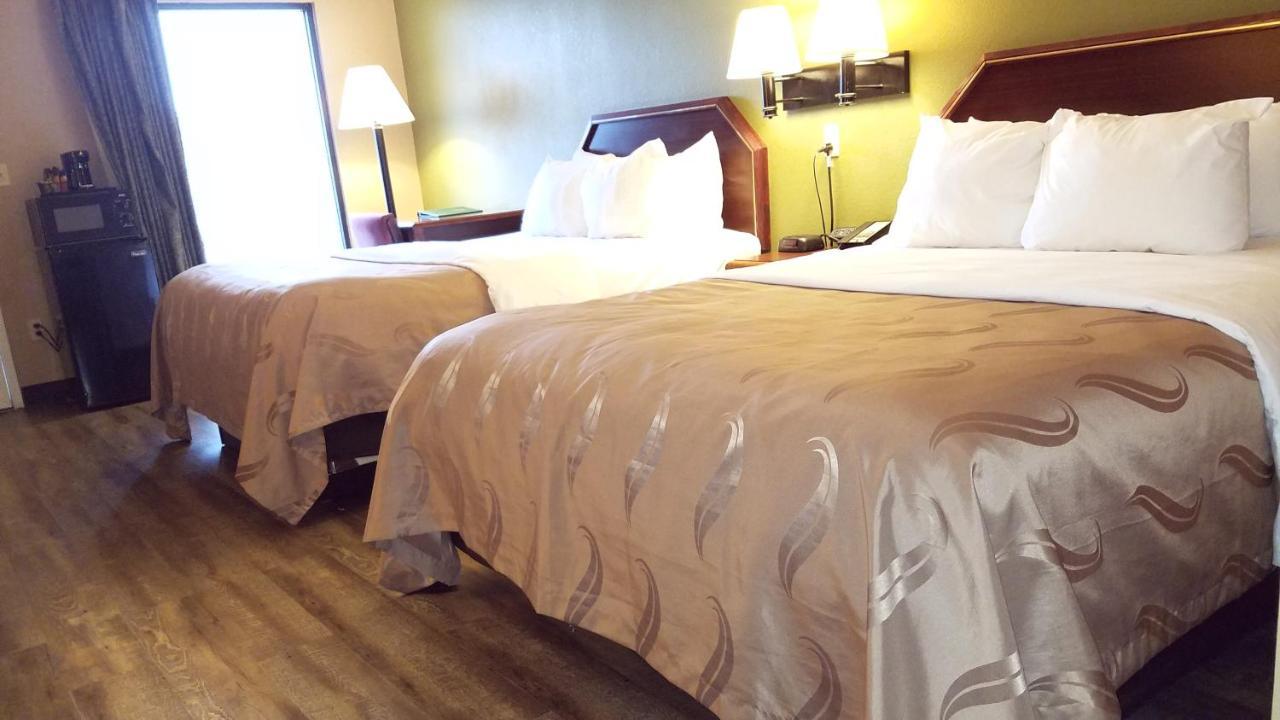 Quality Inn Александрия Екстериор снимка