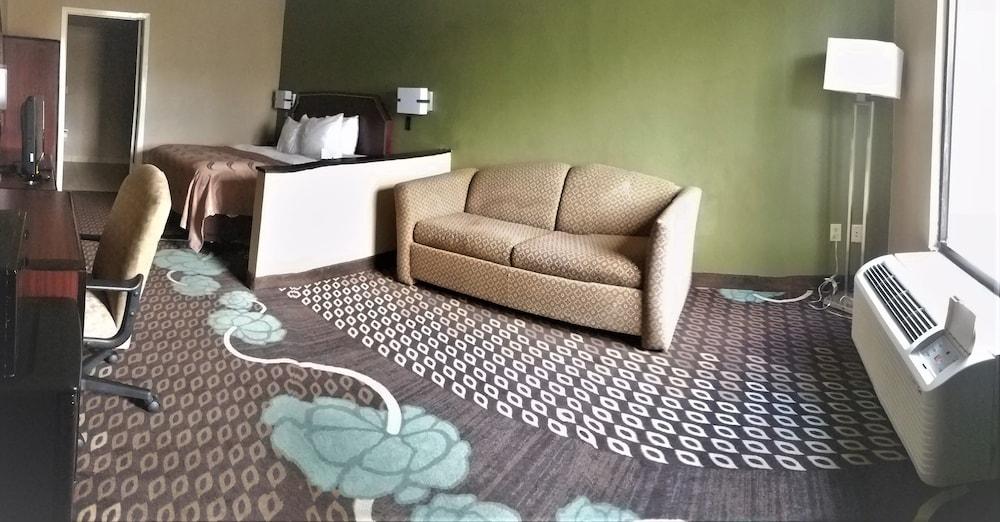 Quality Inn Александрия Екстериор снимка