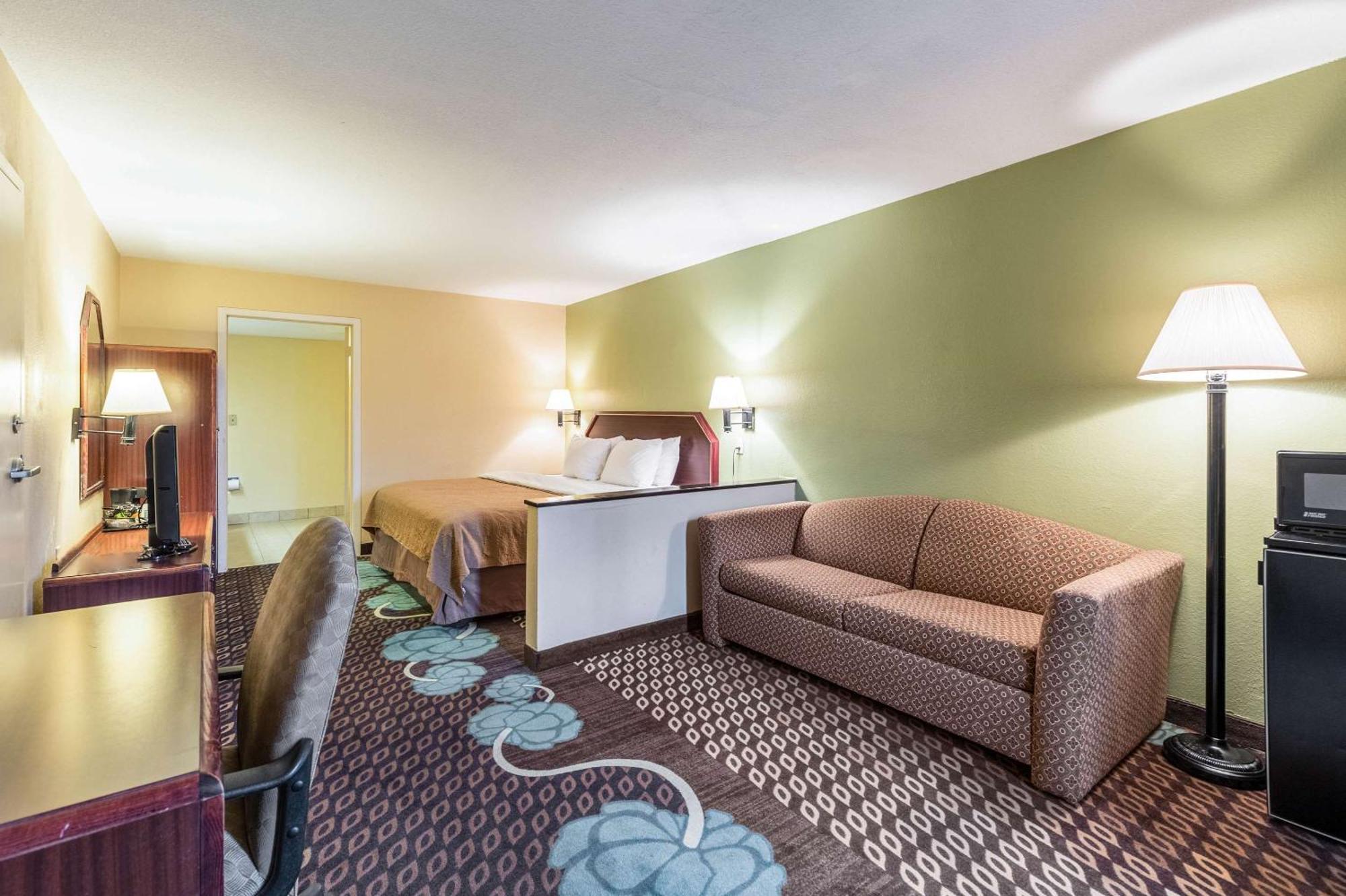 Quality Inn Александрия Екстериор снимка