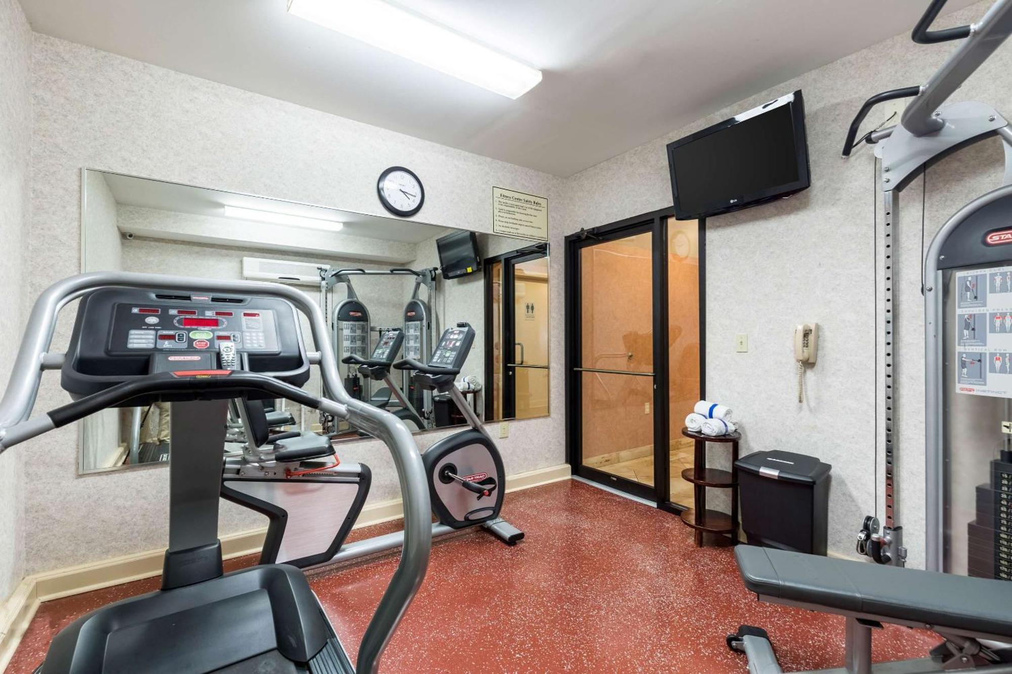Quality Inn Александрия Екстериор снимка