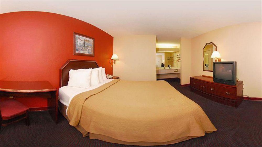 Quality Inn Александрия Екстериор снимка