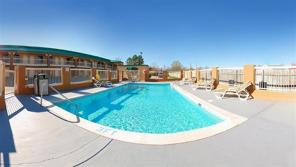 Quality Inn Александрия Екстериор снимка