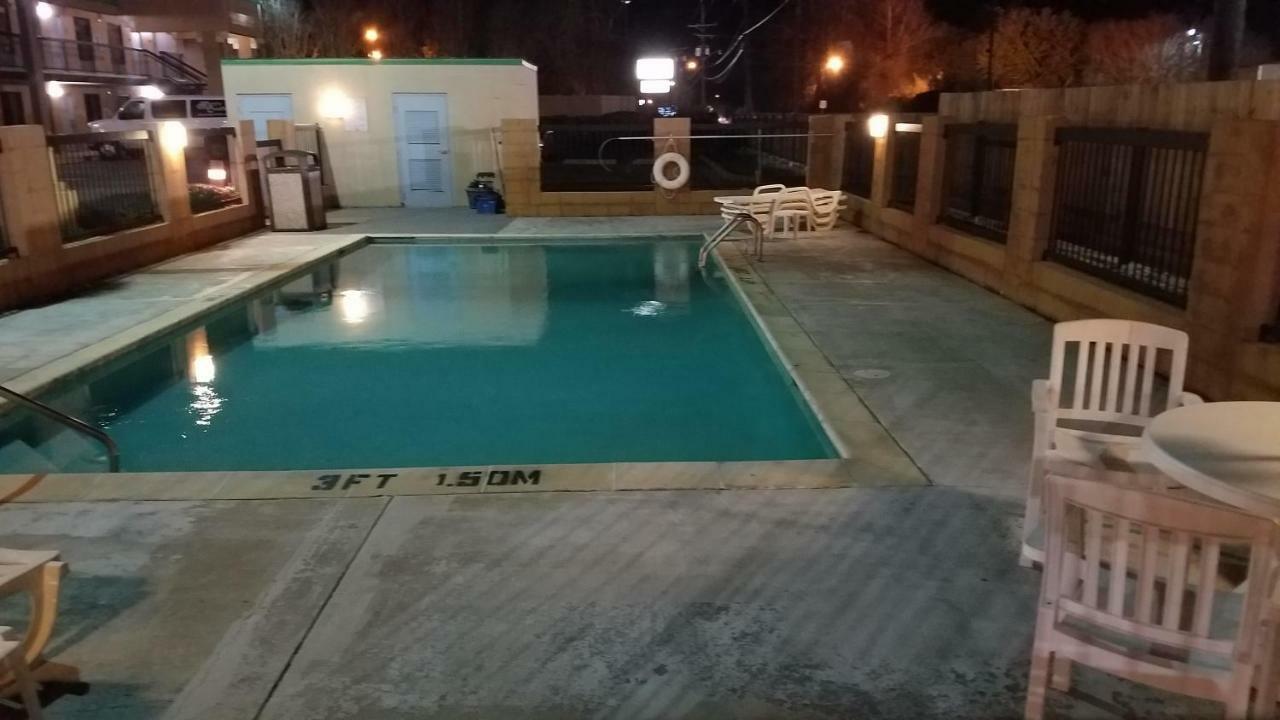 Quality Inn Александрия Екстериор снимка